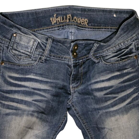 Size 3 Wallflower Jeans low rise - Picture 2 of 4